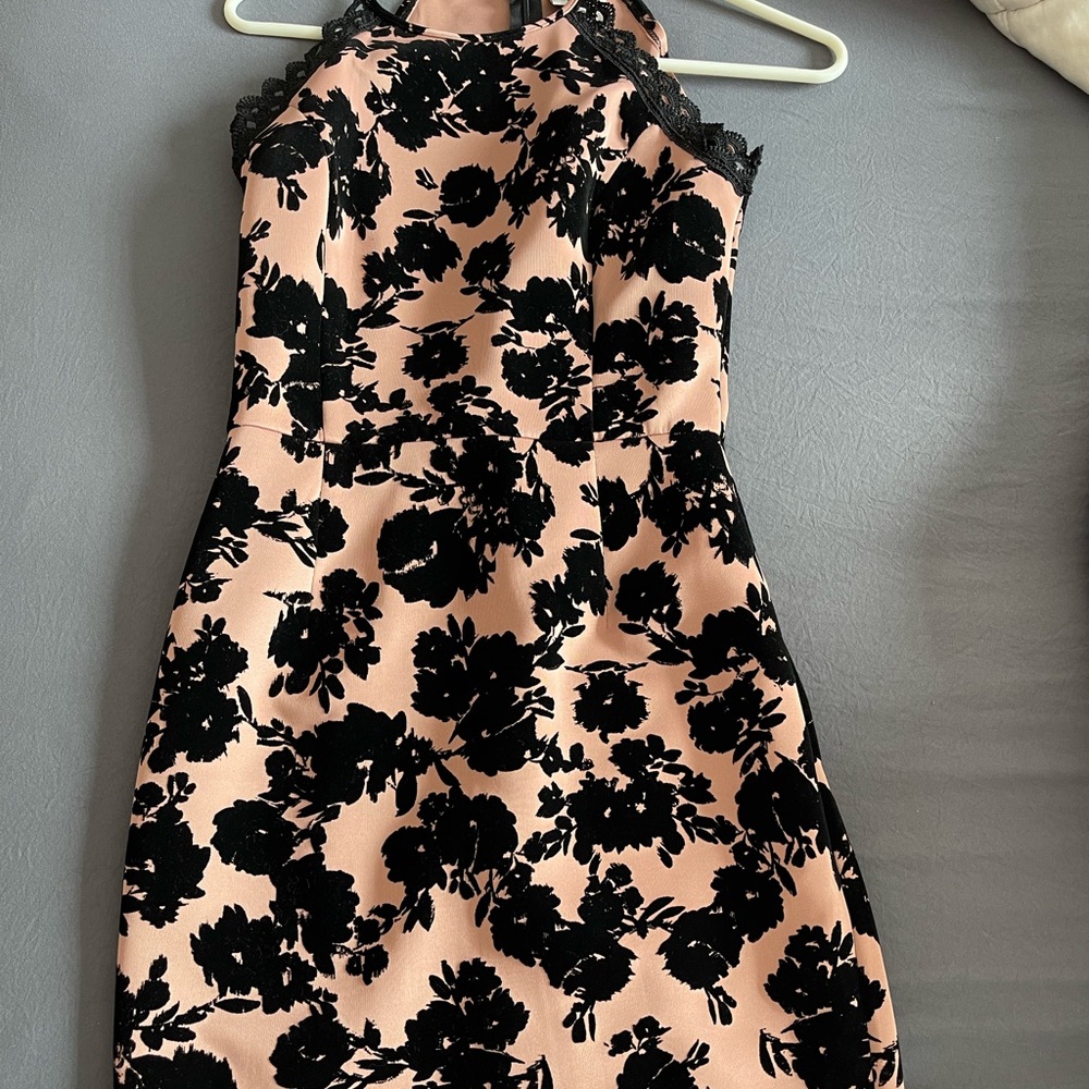 Short dress size Small perfect condition perfect for cocktail attire